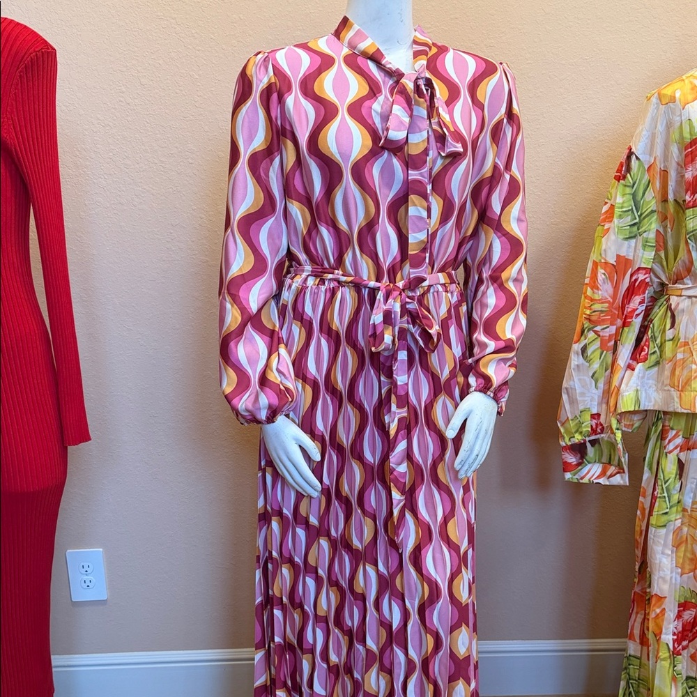 Elegant Long Sleeve Dress with Pink and Orange Pattern